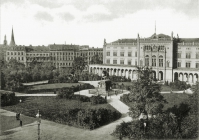 <p>Karaliaučiaus Albertinos universiteto rūmai ir sodas. Rytų Prūsija, apie 1893 m.<br />
<em>Rytprūsių kraštiečių draugija, Rytų Prūsijos vaizdų archyvas</em></p>

