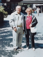 <p>Rudolf Herzmann mit der Schwester Christel. Köln, Deutschland, 1988.<br />
<em>Aus dem Familienarchiv</em></p>
