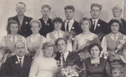 <p>Hochzeit von Ella Karin und Jonas Matimaičiai. Šilutė, 1964.<br />
<em>Aus dem Familienarchiv</em></p>
