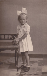 <p>Ingrid Ursula Ramm. Noihauzenas, Rytų Prūsija, apie 1939–1940 m.<br />
<em>Iš šeimos archyvo</em><br />
 </p>
