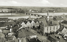 <p>Stadtpanorama von Wehlau. Ostpreußen, um 1930–1939.<br />
<em>Bildarchiv Ostpreußen/Landsmannschaft Ostpreußen e. V.</em></p>
