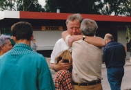 <p>Das erste Wiedersehen mit dem Bruder Heinz Heinrich in der Nähe von Hannover. Deutschland, 1992.<br />
<em>Aus dem Familienarchiv</em></p>
