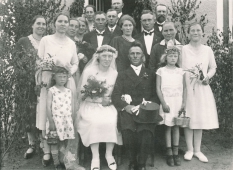 <p>Hermano ir Marijos Kenzlerių vestuvės. Kalaushöfenas, 1932 m.<br />
<em>Iš šeimos archyvo</em></p>
