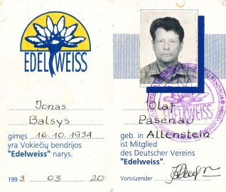 <p>Vokiečių bendrijos „Edelweiss“ pažymėjimas, išduotas Olafui Pasenau (Jonui Balsiui). 1993 m. kovo 20 d.<br />
<em>Iš šeimos archyvo</em></p>

