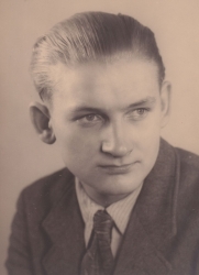 <p>Albrecht Ramm, einer der Brüder von Ingrid Ursula, am 31. August 1961 bei einem Autounfall ums Leben gekommen.<br />
<em>Aus dem Familienarchiv</em></p>
