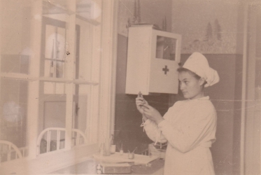 <p>Marija Juškaitė – Kauno kūdikių namų seselė. Apie 1959 m.<br />
<em>Iš šeimos archyvo</em></p>
