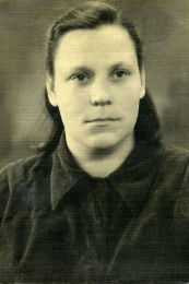 <p>Devyniolikmetė Dora Brandt. Žasliai, Kaišiadorių r., apie 1950 m.<br />
<em>Iš vokiečių bendrijos „Edelweiss“ archyvo</em></p>

<p> </p>
